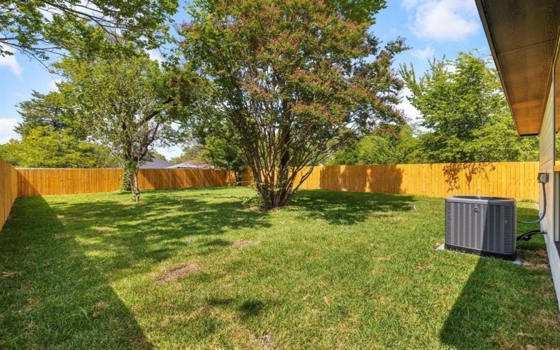 437 N Jim Miller Road, Dallas, TX 75217, 3 Bedrooms Bedrooms, ,2 BathroomsBathrooms,Residential,For Sale,437 N Jim Miller Road,20905764