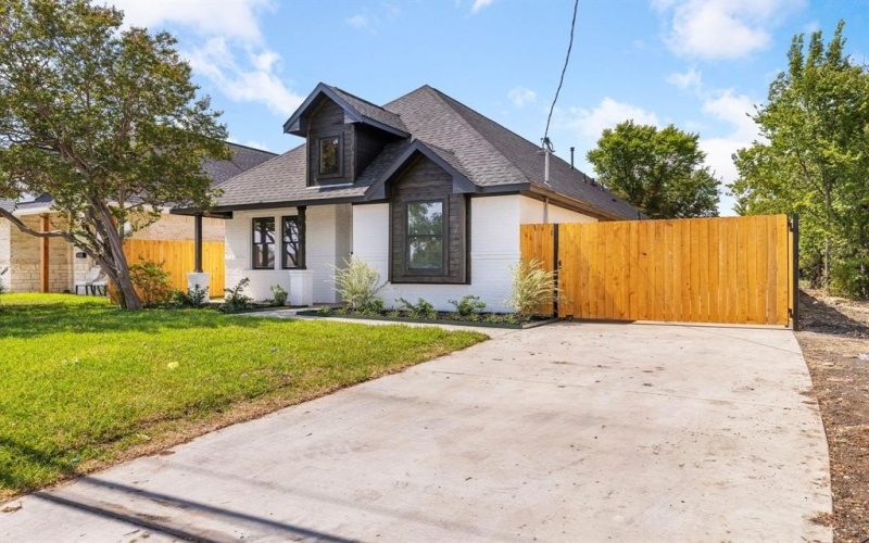 437 N Jim Miller Road, Dallas, TX 75217, 3 Bedrooms Bedrooms, ,2 BathroomsBathrooms,Residential,For Sale,437 N Jim Miller Road,20905764