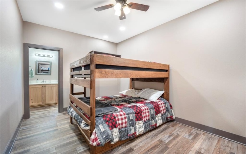 5570 County Road 1804, Jacksonville, TX 75766, 3 Bedrooms Bedrooms, ,3 BathroomsBathrooms,Residential,For Sale,5570 County Road 1804,20905772