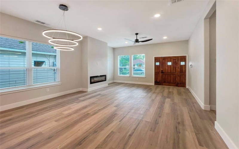 4006 Coolidge Street, Dallas, TX 75215, 4 Bedrooms Bedrooms, ,3 BathroomsBathrooms,Residential,For Sale,4006 Coolidge Street,20907945