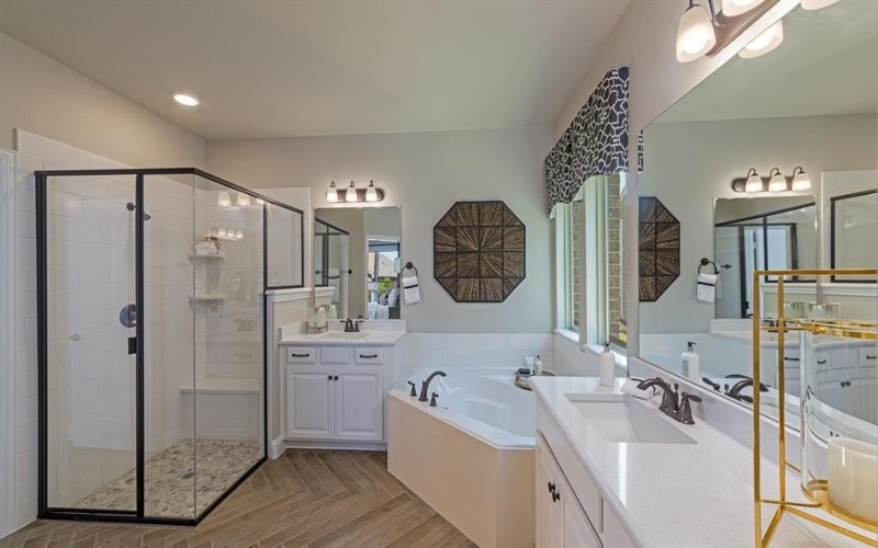 3911 Friendship Court, Heath, TX 75032, 4 Bedrooms Bedrooms, ,3 BathroomsBathrooms,Residential,For Sale,3911 Friendship Court,20908587