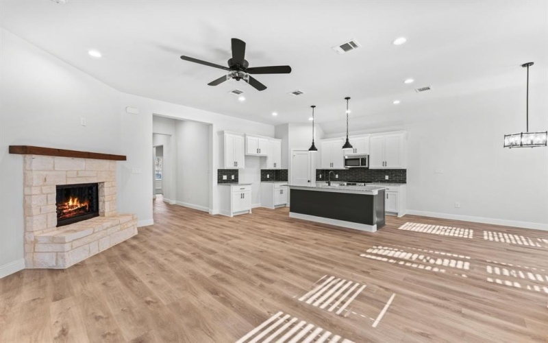 101 Maverick Trail, Valley View, TX 76272, 4 Bedrooms Bedrooms, ,2 BathroomsBathrooms,Residential,For Sale,101 Maverick Trail,20908598