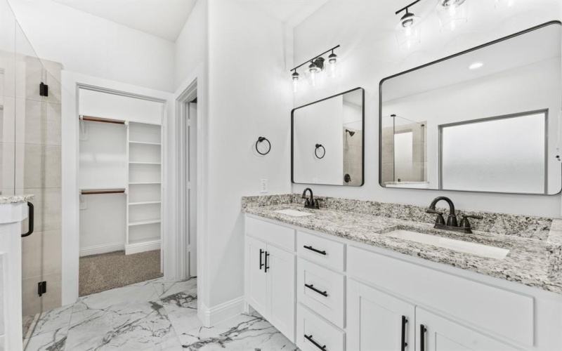 101 Maverick Trail, Valley View, TX 76272, 4 Bedrooms Bedrooms, ,2 BathroomsBathrooms,Residential,For Sale,101 Maverick Trail,20908598