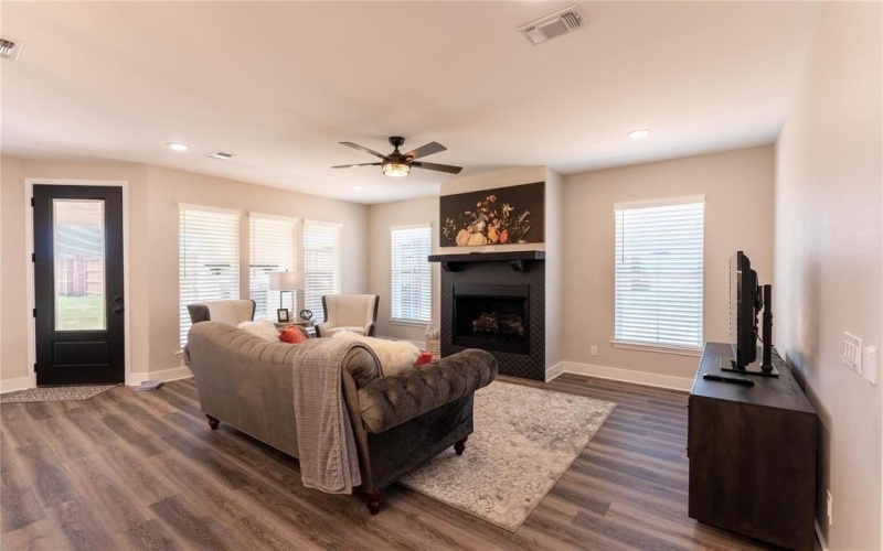 1030 Cannon Place, Paris, TX 75462, 4 Habitaciones Habitaciones , ,3 BañosBaños,Residential,En Venta,1030 Cannon Place,0,20908886