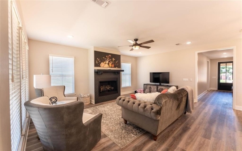 1030 Cannon Place, Paris, TX 75462, 4 Habitaciones Habitaciones , ,3 BañosBaños,Residential,En Venta,1030 Cannon Place,0,20908886