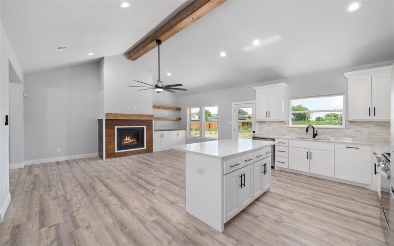 1005 Don Eve Court, Azle, TX 76020, 4 Bedrooms Bedrooms, ,2 BathroomsBathrooms,Residential,For Sale,1005 Don Eve Court,20909162