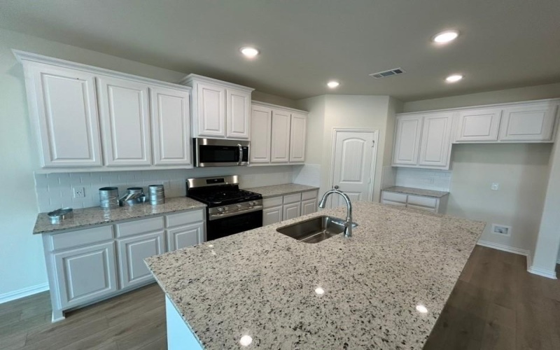 3517 Columbus Street, Gainesville, TX 76240, 4 Habitaciones Habitaciones , ,2 BañosBaños,Residential,En Venta,3517 Columbus Street,20909320
