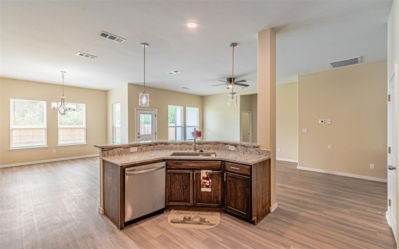 2914 Wilhurt Avenue, Dallas, TX 75216, 3 Habitaciones Habitaciones , ,2 BañosBaños,Residential,En Venta,2914 Wilhurt Avenue,20910358