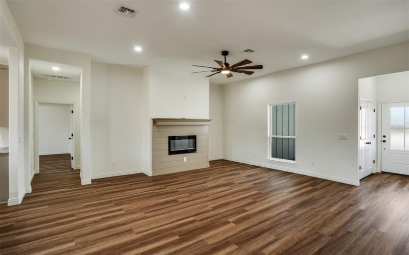 4693 Sisk Road, Wichita Falls, TX 76310, 3 Bedrooms Bedrooms, ,2 BathroomsBathrooms,Residential,For Sale,4693 Sisk Road,20910757