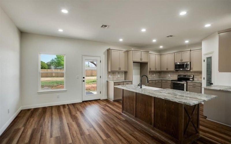 4693 Sisk Road, Wichita Falls, TX 76310, 3 Bedrooms Bedrooms, ,2 BathroomsBathrooms,Residential,For Sale,4693 Sisk Road,20910757