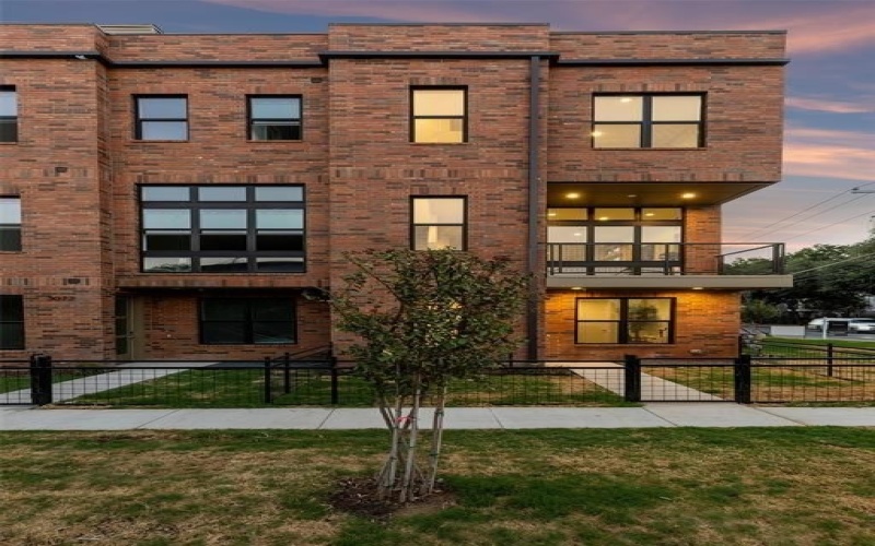 3056 Chimes Street, Dallas, TX 75219, 3 Bedrooms Bedrooms, ,3 BathroomsBathrooms,Residential,For Sale,3056 Chimes Street,0,20910815