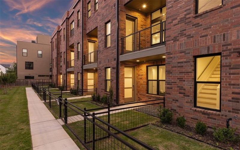 3056 Chimes Street, Dallas, TX 75219, 3 Bedrooms Bedrooms, ,3 BathroomsBathrooms,Residential,For Sale,3056 Chimes Street,0,20910815