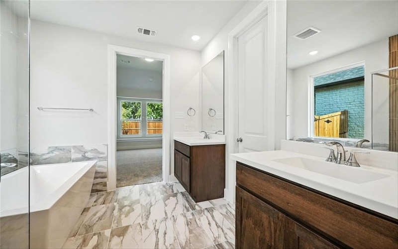 3705 Hickory Street, Sherman, TX 75092, 3 Habitaciones Habitaciones , ,2 BañosBaños,Residential,En Venta,3705 Hickory Street,0,20911314