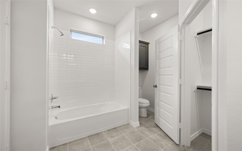 409-411 Saddle Lane, Denton, TX 76205, 8 Habitaciones Habitaciones , ,5 BañosBaños,Residential Multi Family,En Venta,409-411 Saddle Lane,20911602