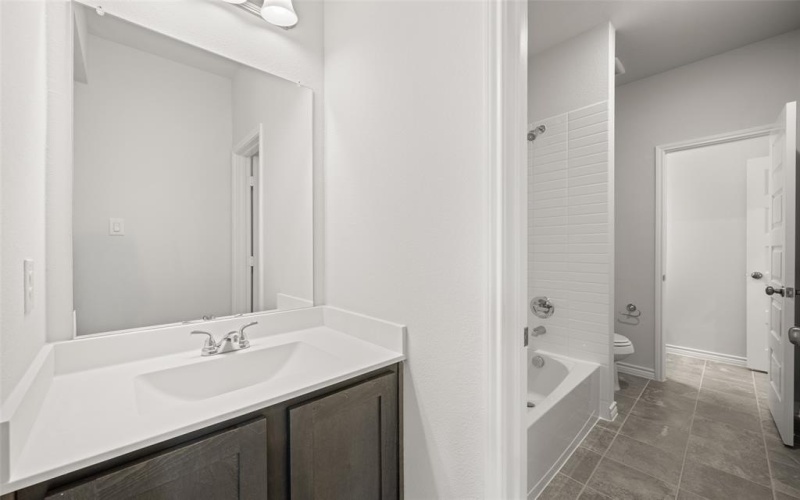 409-411 Saddle Lane, Denton, TX 76205, 8 Habitaciones Habitaciones , ,5 BañosBaños,Residential Multi Family,En Venta,409-411 Saddle Lane,20911602