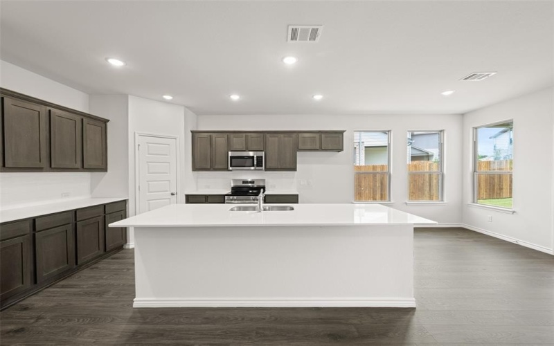 409-411 Saddle Lane, Denton, TX 76205, 8 Habitaciones Habitaciones , ,5 BañosBaños,Residential Multi Family,En Venta,409-411 Saddle Lane,20911602