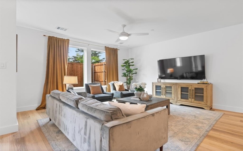 2253 Camp, Dallas, TX 75235, 3 Bedrooms Bedrooms, ,2 BathroomsBathrooms,Residential,For Sale,2253 Camp,20909798