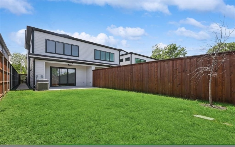2433 Vagas Street, Dallas, TX 75219, 3 Habitaciones Habitaciones , ,3 BañosBaños,Residential,En Venta,2433 Vagas Street,20909959