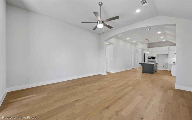 1052 Hackberry Emperor Street, Crowley, TX 76036, 4 Habitaciones Habitaciones , ,3 BañosBaños,Residential,En Venta,1052 Hackberry Emperor Street,20910086