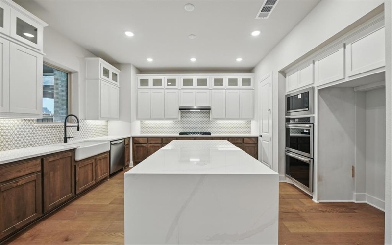 713 Squill Road, Fort Worth, TX 76247, 4 Bedrooms Bedrooms, ,5 BathroomsBathrooms,Residential,For Sale,713 Squill Road,20912160