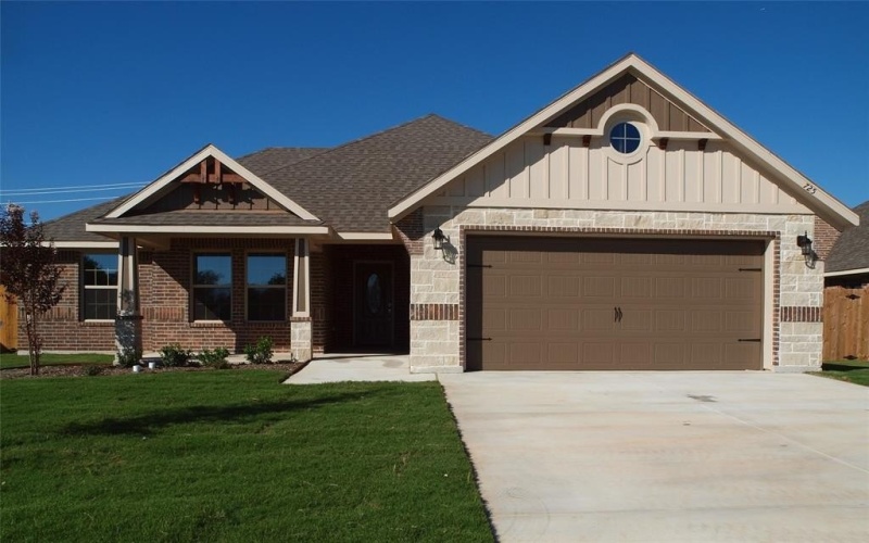 725 Raylan Street, Springtown, TX 76082, 4 Bedrooms Bedrooms, ,2 BathroomsBathrooms,Residential,For Sale,725 Raylan Street,20910267