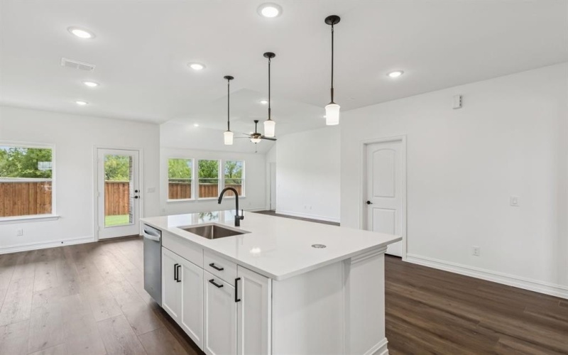 741 Brozgold Avenue, Midlothian, TX 76065, 3 Habitaciones Habitaciones , ,2 BañosBaños,Residential,En Venta,741 Brozgold Avenue,20914757