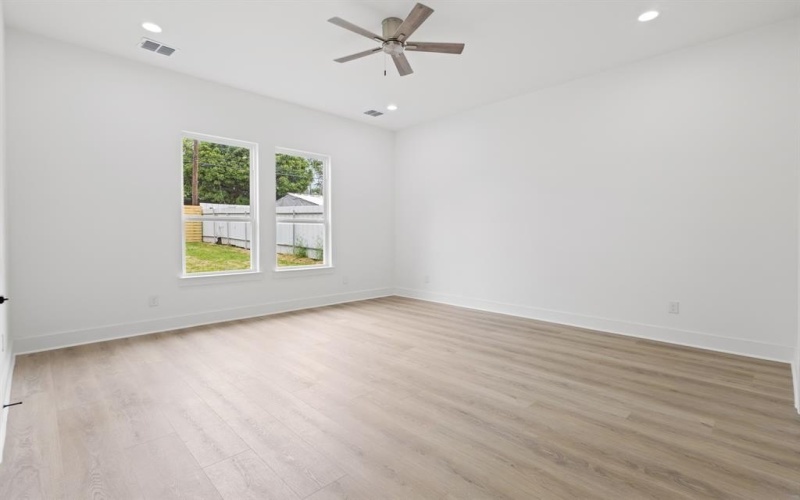 2827 Grafton Avenue, Dallas, TX 75211, 4 Bedrooms Bedrooms, ,3 BathroomsBathrooms,Residential,For Sale,2827 Grafton Avenue,20914801