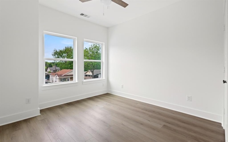 2827 Grafton Avenue, Dallas, TX 75211, 4 Bedrooms Bedrooms, ,3 BathroomsBathrooms,Residential,For Sale,2827 Grafton Avenue,20914801