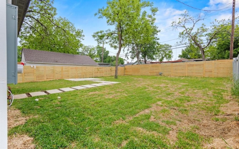 2827 Grafton Avenue, Dallas, TX 75211, 4 Bedrooms Bedrooms, ,3 BathroomsBathrooms,Residential,For Sale,2827 Grafton Avenue,20914801