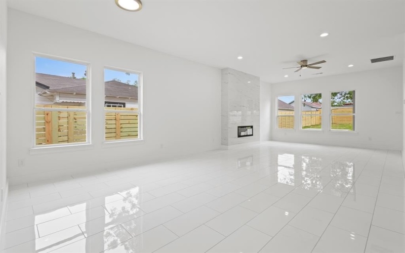 2827 Grafton Avenue, Dallas, TX 75211, 4 Bedrooms Bedrooms, ,3 BathroomsBathrooms,Residential,For Sale,2827 Grafton Avenue,20914801