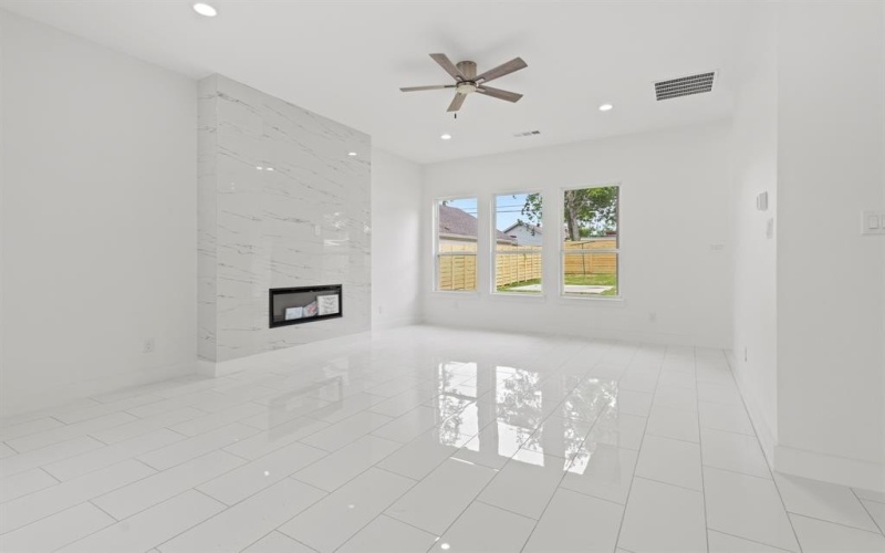 2827 Grafton Avenue, Dallas, TX 75211, 4 Bedrooms Bedrooms, ,3 BathroomsBathrooms,Residential,For Sale,2827 Grafton Avenue,20914801