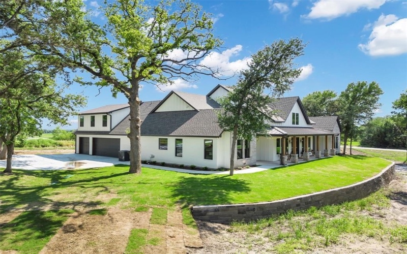 9001 Emma Court, Granbury, TX 76049, 4 Bedrooms Bedrooms, ,5 BathroomsBathrooms,Residential,For Sale,9001 Emma Court,20914858