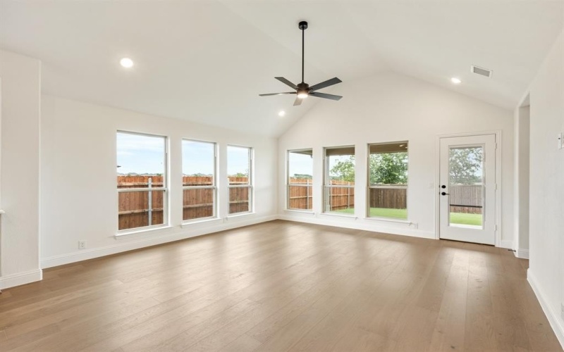 1112 Foxtail Drive, Justin, TX 76247, 4 Bedrooms Bedrooms, ,3 BathroomsBathrooms,Residential,For Sale,1112 Foxtail Drive,20912940
