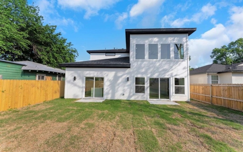 2327 Lawrence Street, Dallas, TX 75215, 4 Habitaciones Habitaciones , ,3 BañosBaños,Residential,En Venta,2327 Lawrence Street,20913024