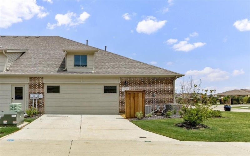 7234 Merlot Place, Grand Prairie, TX 75054, 2 Habitaciones Habitaciones , ,2 BañosBaños,Residential,En Venta,7234 Merlot Place,0,20913094