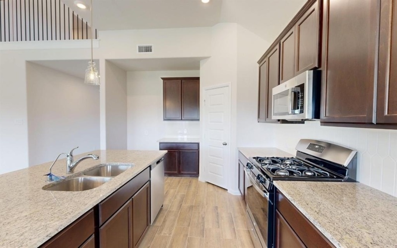 3312 Red Deer Road, Denton, TX 76208, 5 Habitaciones Habitaciones , ,3 BañosBaños,Residential,En Venta,3312 Red Deer Road,0,20913280