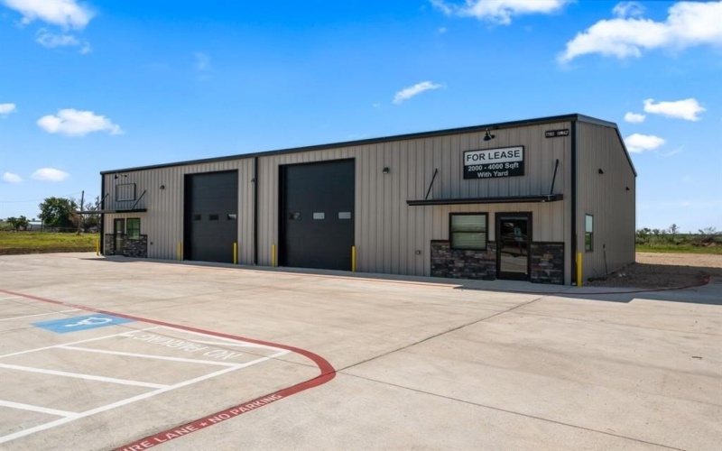 2036 Seaborn Road #BLDG 4, STE C, Ponder, TX 76259, ,Otro,En Venta,2036 Seaborn Road,20913554