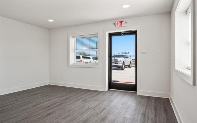 2036 Seaborn Road #BLDG 4, STE C, Ponder, TX 76259, ,Otro,En Venta,2036 Seaborn Road,20913554