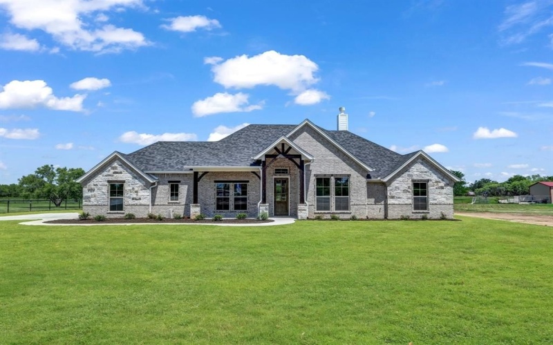989 County Road 1304, Bridgeport, TX 76426, 4 Bedrooms Bedrooms, ,2 BathroomsBathrooms,Residential,For Sale,989 County Road 1304,20913679