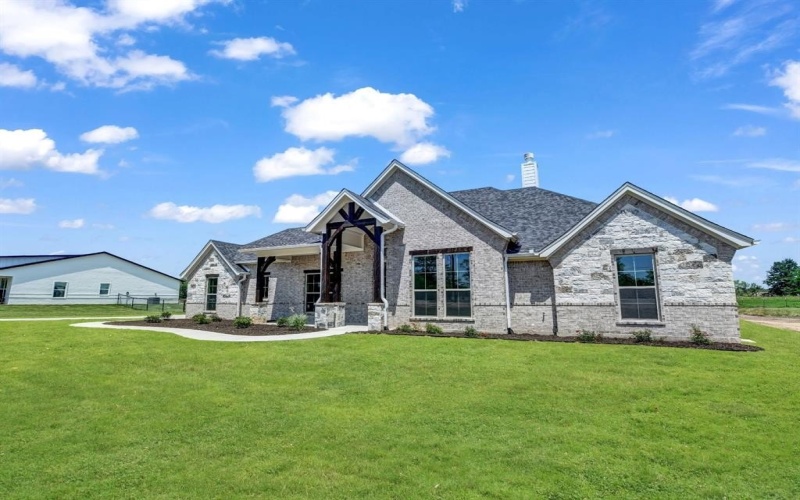 989 County Road 1304, Bridgeport, TX 76426, 4 Bedrooms Bedrooms, ,2 BathroomsBathrooms,Residential,For Sale,989 County Road 1304,20913679