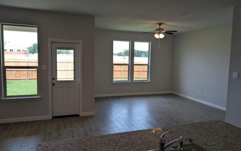 1021 TRACTION Trail, Cleburne, TX 76031, 4 Habitaciones Habitaciones , ,2 BañosBaños,Residential,En Venta,1021 TRACTION Trail,20914117