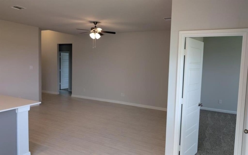 1017 TRACTION Trail, Cleburne, TX 76031, 4 Habitaciones Habitaciones , ,2 BañosBaños,Residential,En Venta,1017 TRACTION Trail,20914120