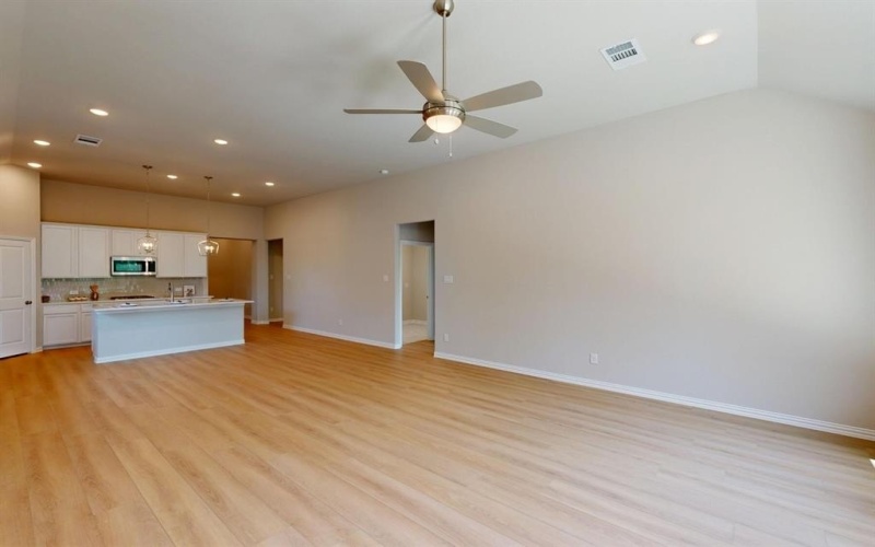 4013 Whisperwood Road, Denton, TX 76210, 4 Habitaciones Habitaciones , ,3 BañosBaños,Residential,En Venta,4013 Whisperwood Road,0,20914264