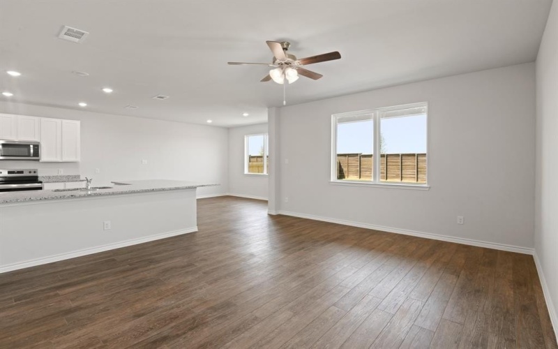 1012 Wingjet Way, Fort Worth, TX 76131, 4 Habitaciones Habitaciones , ,2 BañosBaños,Residential,En Venta,1012 Wingjet Way,20915790