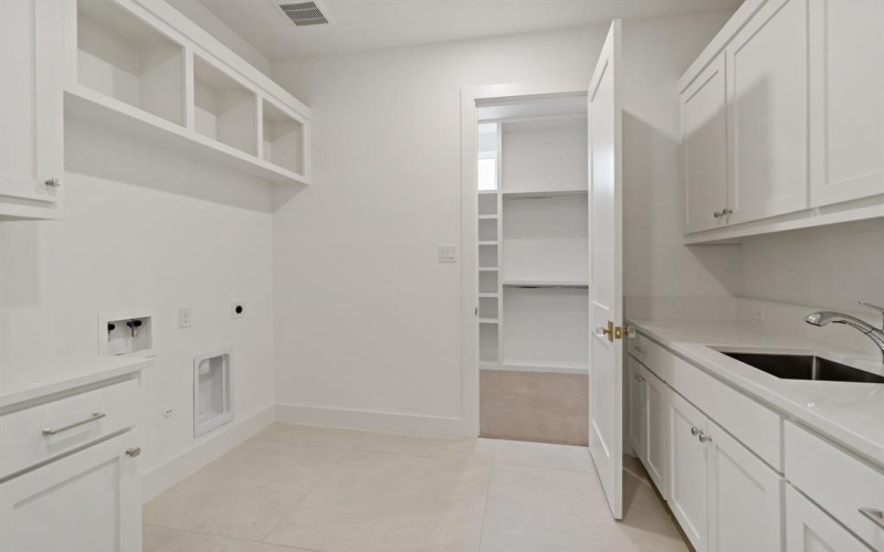 6359 Malcolm Drive, Dallas, TX 75214, 4 Bedrooms Bedrooms, ,5 BathroomsBathrooms,Residential,For Sale,6359 Malcolm Drive,20915843