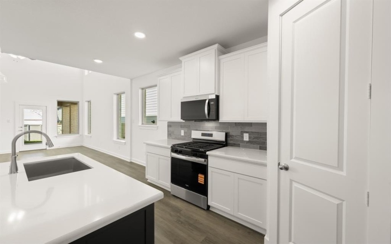 8825 Acorn Avenue, Justin, TX 76247, 4 Bedrooms Bedrooms, ,3 BathroomsBathrooms,Residential,For Sale,8825 Acorn Avenue,0,20917614