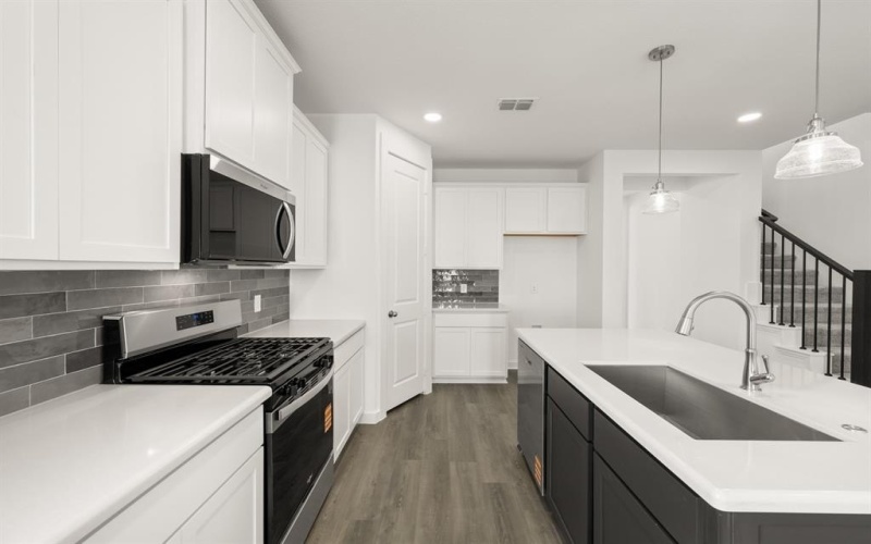 8825 Acorn Avenue, Justin, TX 76247, 4 Bedrooms Bedrooms, ,3 BathroomsBathrooms,Residential,For Sale,8825 Acorn Avenue,0,20917614