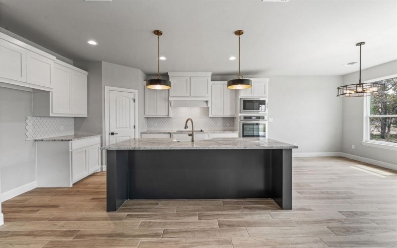 285 Lake Ridge Court, Bluff Dale, TX 76433, 4 Habitaciones Habitaciones , ,2 BañosBaños,Residential,En Venta,285 Lake Ridge Court,20917657