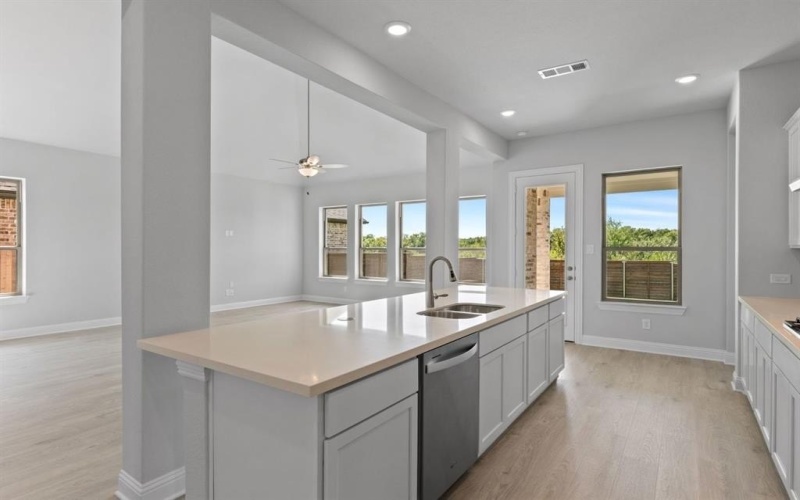 2024 Diamond Cove, Mesquite, TX 75181, 4 Habitaciones Habitaciones , ,5 BañosBaños,Residential,En Venta,2024 Diamond Cove,0,20918020