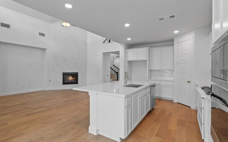 4020 Clingsman Way, McKinney, TX 75070, 4 Habitaciones Habitaciones , ,5 BañosBaños,Residential,En Venta,4020 Clingsman Way,0,20918133